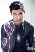 Taylor Lautner : taylor-lautner-1390298420.jpg