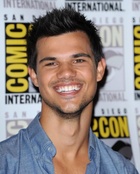 Taylor Lautner : taylor-lautner-1422141539.jpg