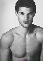 Taylor Lautner : taylor-lautner-1422261901.jpg