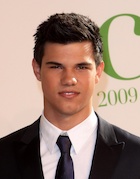 Taylor Lautner : taylor-lautner-1468102057.jpg