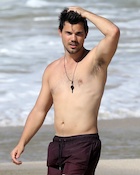 Taylor Lautner : taylor-lautner-1495484962.jpg