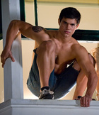 Taylor Lautner : taylor-lautner-1715611635.jpg