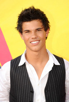 Taylor Lautner : taylor_lautner_1221742920.jpg