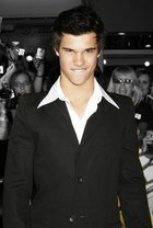 Taylor Lautner : taylor_lautner_1232905463.jpg