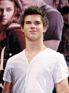 Taylor Lautner : taylor_lautner_1233521334.jpg