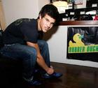 Taylor Lautner : taylor_lautner_1235275848.jpg