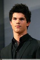 Taylor Lautner : taylor_lautner_1236533738.jpg