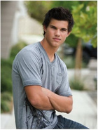 Taylor Lautner : taylor_lautner_1236552398.jpg