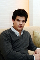 Taylor Lautner : taylor_lautner_1238864715.jpg