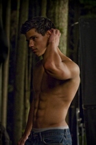 Taylor Lautner : taylor_lautner_1256778555.jpg