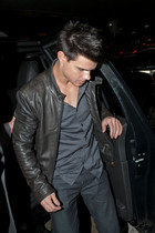 Taylor Lautner : taylor_lautner_1259351418.jpg