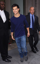 Taylor Lautner : taylor_lautner_1259351440.jpg