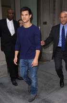 Taylor Lautner : taylor_lautner_1259351450.jpg