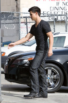 Taylor Lautner : taylor_lautner_1259351500.jpg