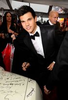 Taylor Lautner : taylor_lautner_1265487267.jpg