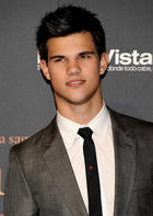 Taylor Lautner : taylor_lautner_1266095182.jpg