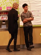 Taylor Lautner : taylor_lautner_1266524245.jpg