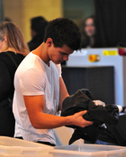 Taylor Lautner : taylor_lautner_1266524331.jpg