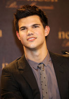 Taylor Lautner : taylor_lautner_1266715028.jpg