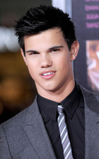 Taylor Lautner : taylor_lautner_1266719309.jpg