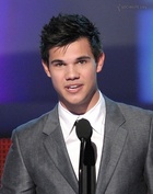 Taylor Lautner : taylor_lautner_1266719432.jpg