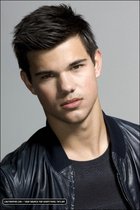 Taylor Lautner : taylor_lautner_1266867973.jpg