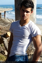 Taylor Lautner : taylor_lautner_1266885513.jpg