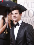 Taylor Lautner : taylor_lautner_1267392317.jpg