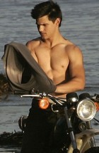 Taylor Lautner : taylor_lautner_1268413280.jpg