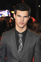 Taylor Lautner : taylor_lautner_1272239503.jpg