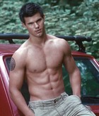 Taylor Lautner : taylor_lautner_1277862731.jpg