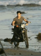 Taylor Lautner : taylor_lautner_1282660118.jpg