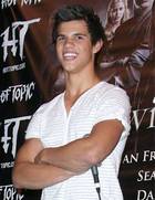 Taylor Lautner : taylor_lautner_1284511000.jpg