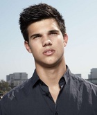 Taylor Lautner : taylor_lautner_1292625620.jpg