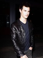 Taylor Lautner : taylor_lautner_1292625632.jpg