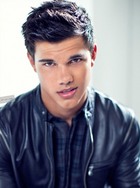 Taylor Lautner : taylor_lautner_1294351032.jpg