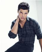 Taylor Lautner : taylor_lautner_1294847638.jpg