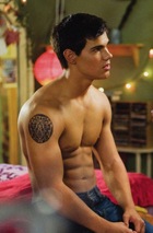 Taylor Lautner : taylor_lautner_1295477322.jpg