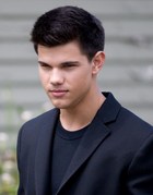 Taylor Lautner : taylor_lautner_1295477951.jpg