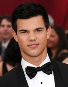 Taylor Lautner : taylor_lautner_1295484073.jpg