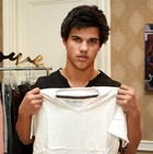 Taylor Lautner : taylor_lautner_1295566417.jpg