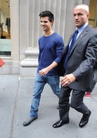 Taylor Lautner : taylor_lautner_1295838272.jpg