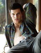 Taylor Lautner : taylor_lautner_1301857706.jpg