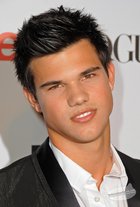 Taylor Lautner : taylor_lautner_1303495969.jpg