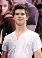 Taylor Lautner : taylor_lautner_1303961532.jpg