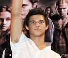 Taylor Lautner : taylor_lautner_1310251459.jpg