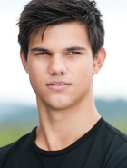 Taylor Lautner : taylor_lautner_1310270152.jpg