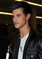 Taylor Lautner : taylor_lautner_1310853480.jpg