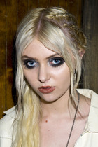 Taylor Momsen : taylor-momsen-1329704199.jpg