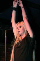 Taylor Momsen : taylor-momsen-1333572104.jpg